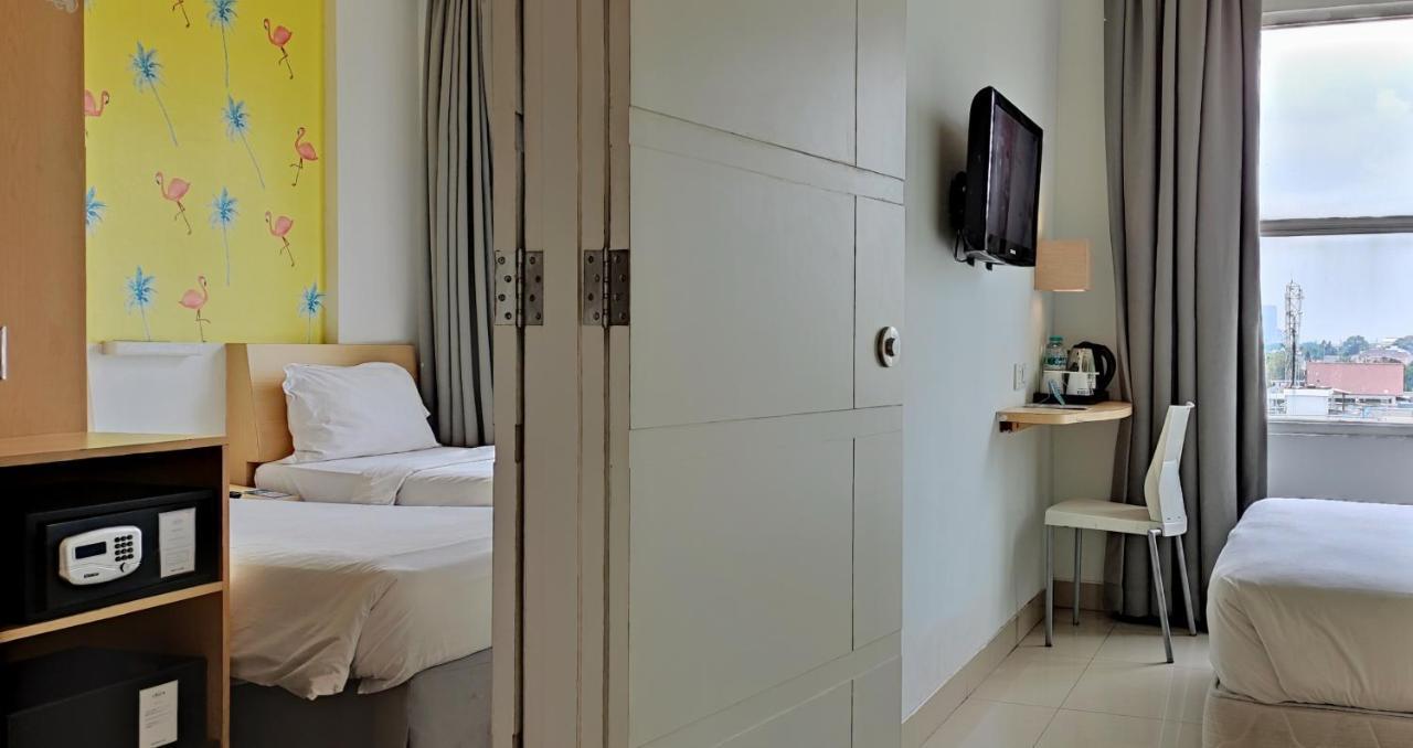Liberta Hotel Kemang Jakarta Exterior photo