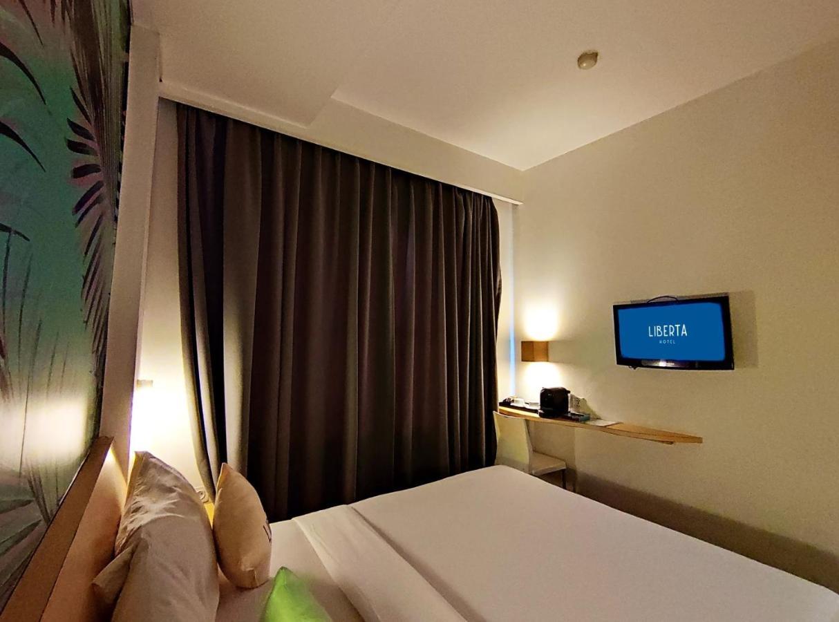 Liberta Hotel Kemang Jakarta Exterior photo