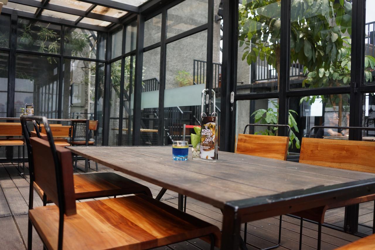Liberta Hotel Kemang Jakarta Exterior photo