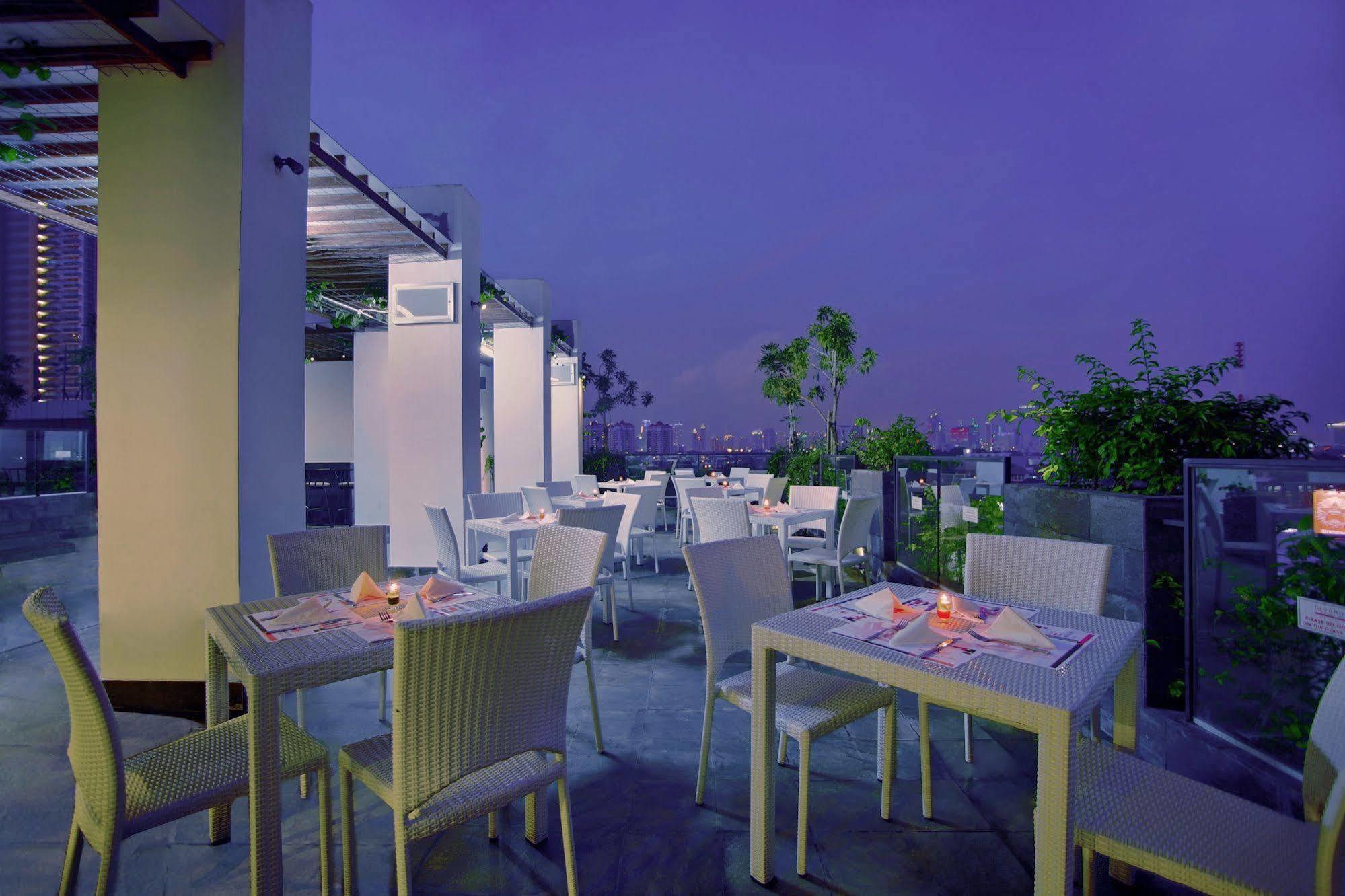 Liberta Hotel Kemang Jakarta Exterior photo